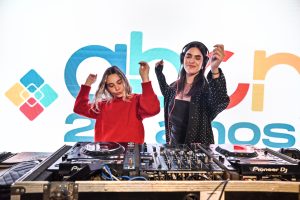 Leia mais sobre o artigo Fotos da festa de 25 anos da ABCR estão disponíveis para acesso